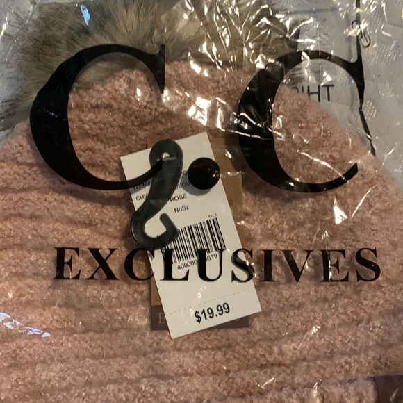 CC pompom hat and matching gloves - Picture 2 of 5